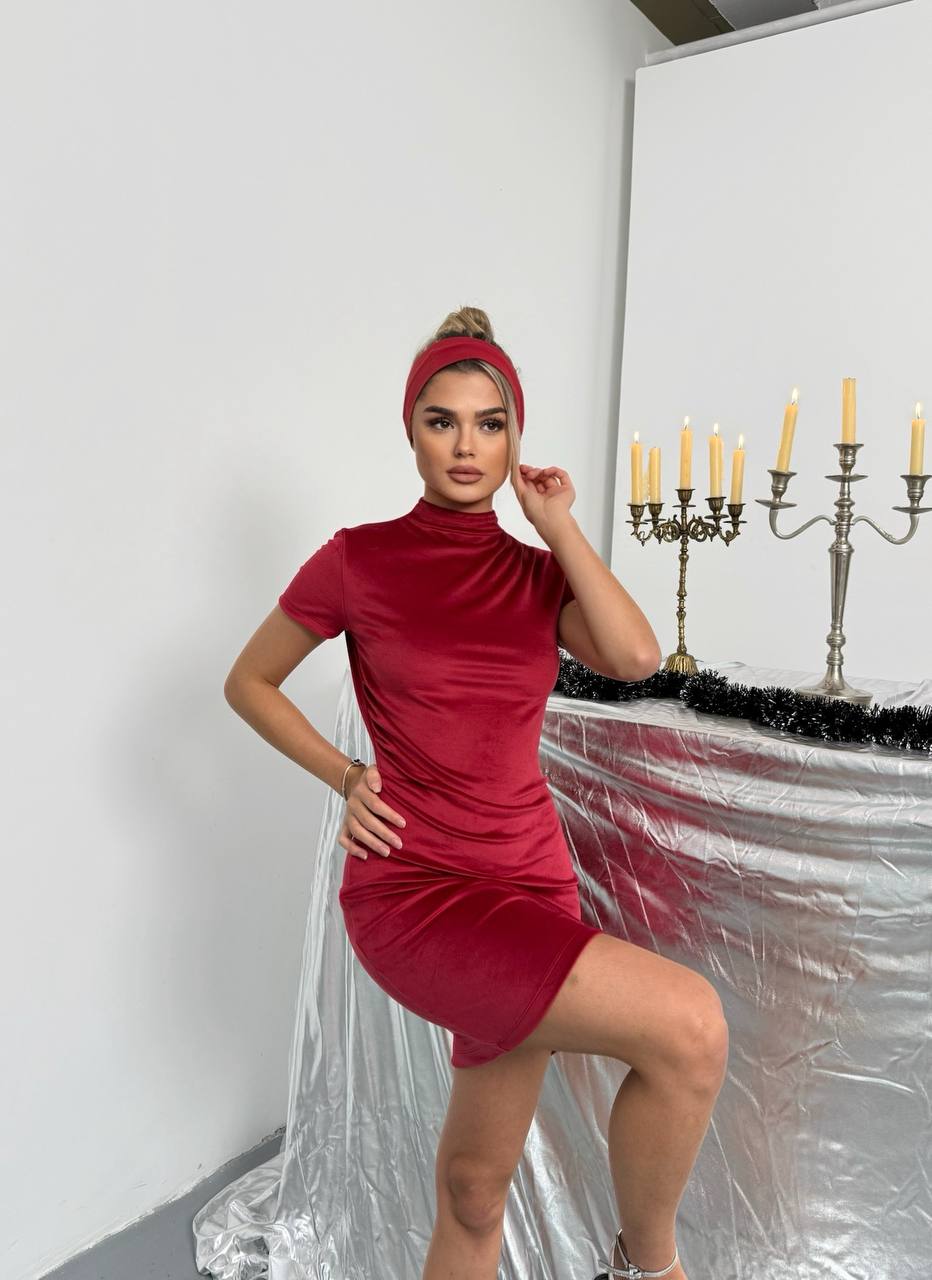 Kadife Kumaş Büzgülü Mini Elbise