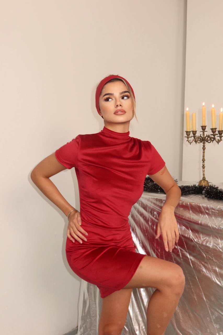Kadife Kumaş Büzgülü Mini Elbise