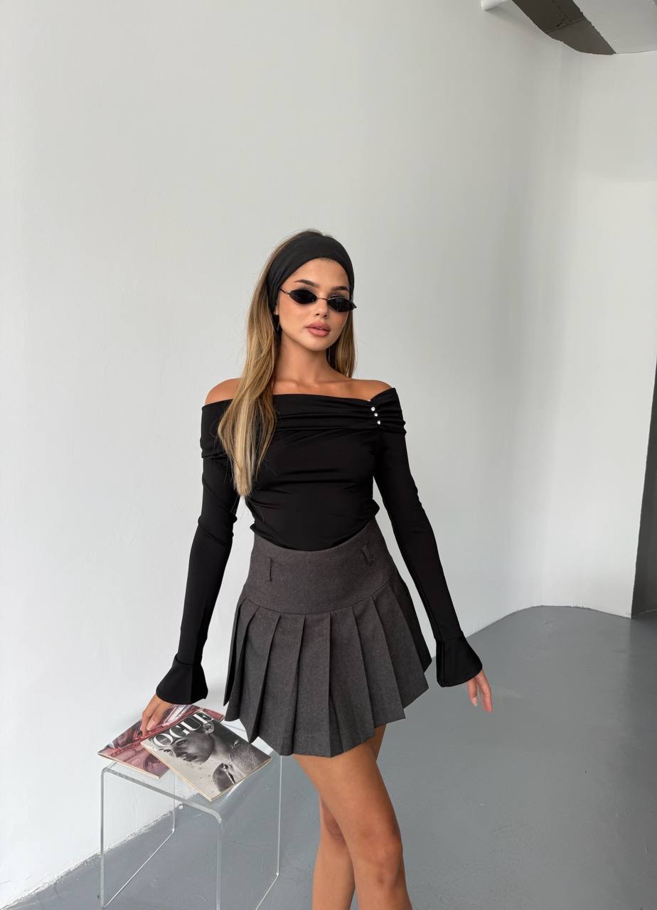 Madonna Yaka Taş Detaylı Bluz