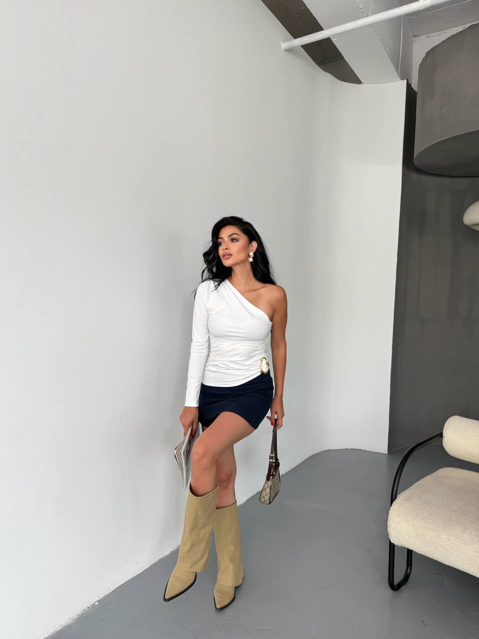 Tek Omuz Aksesuarlı Bluz