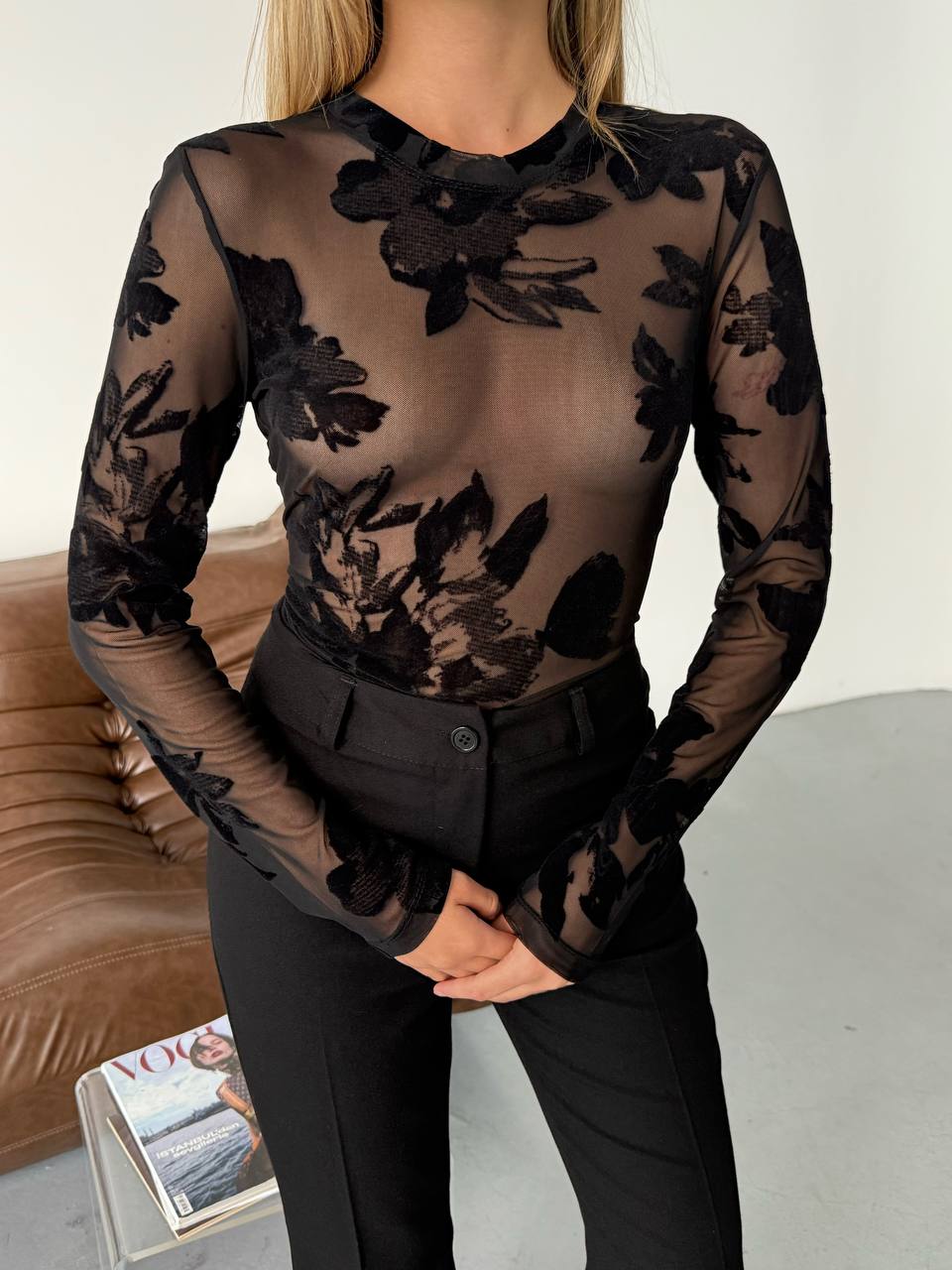 Tül Kabartmalı Transparan Bluz