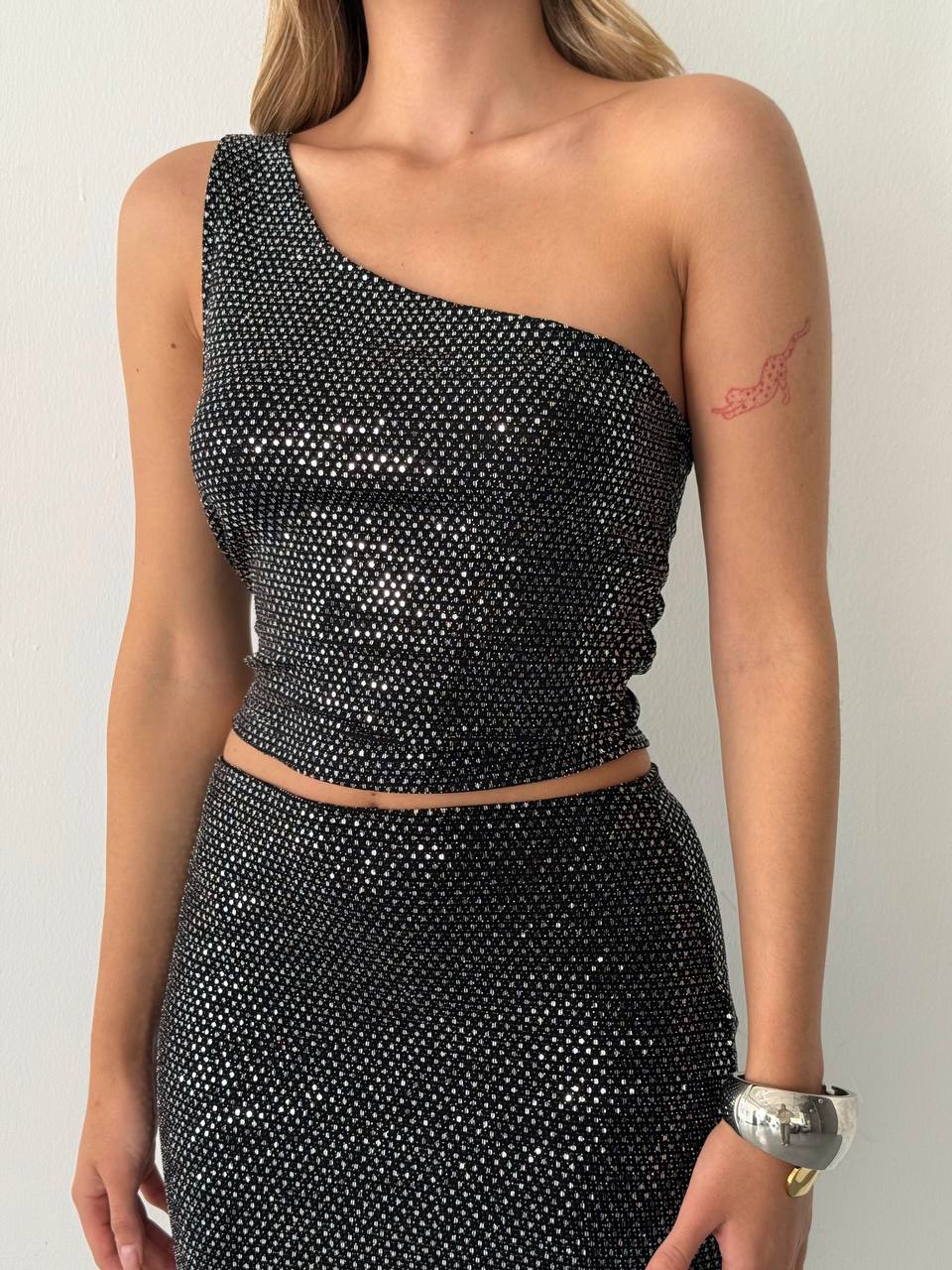 Taşlı Simli Tek Omuz Crop